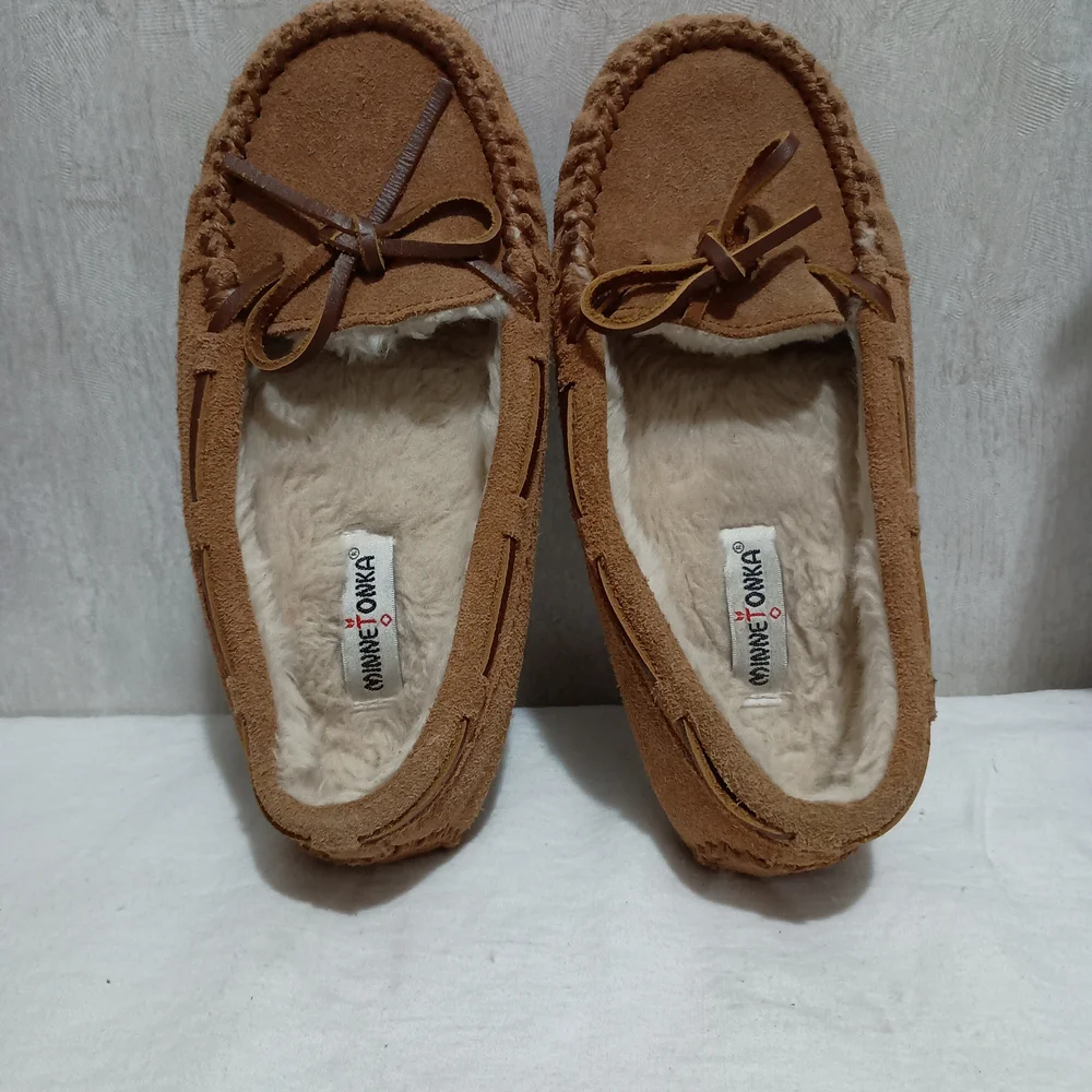 Child Size 2 Minnetonka Moccasin Slipper Shoes